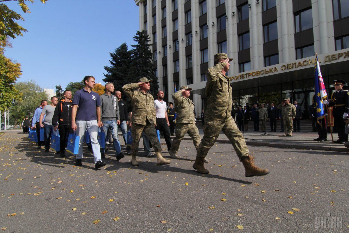 Призовники зобов'язані повідомити у військкомат про зміну місця проживання або роботи, навіть якщо мова йде про виїзд за межі України