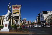 На перехрестях Лас-Вегаса, немов у старій Європі, стоять давньоримські статуї