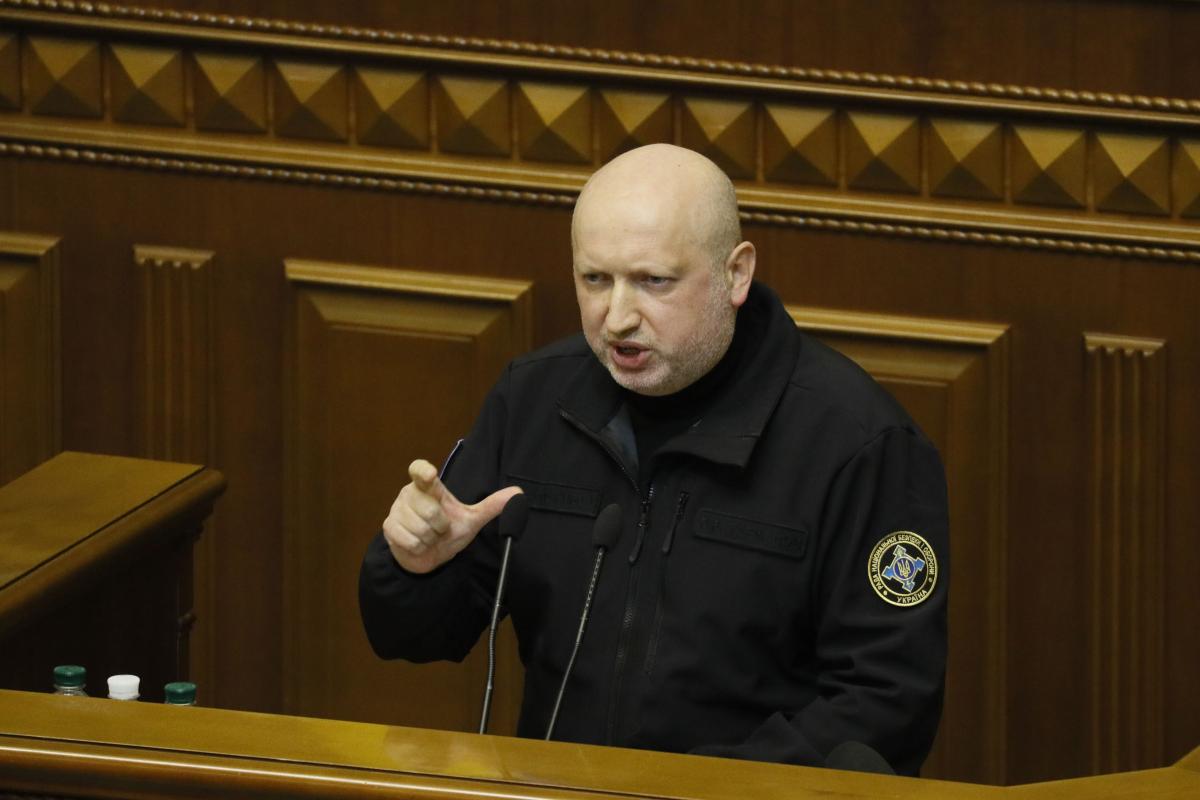 Секретар РНБО підкреслив, що при відсутності загрози широкомасштабного вторгнення в Україну збройних сил РФ воєнний стан не буде продовжено