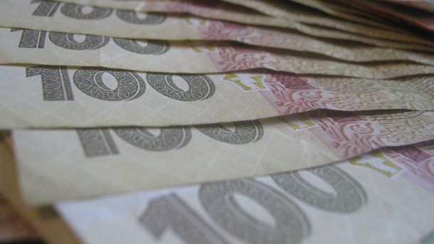 11 серпня 2017, 7:38 Переглядів:   Ціни в Україні з 2013 зросли на 90,2%, мінімальна зарплата на 132%, а середні зарплати - 67,7%   В Україні зростає середня зарплата